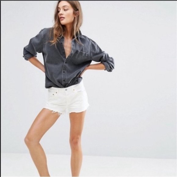 Levi's 501 White Distressed Denim Shorts 31 NWT - Picture 2 of 11